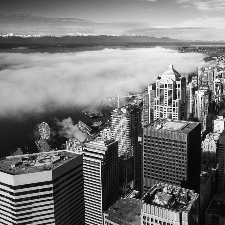 Le brouillard arrive sur Seattle