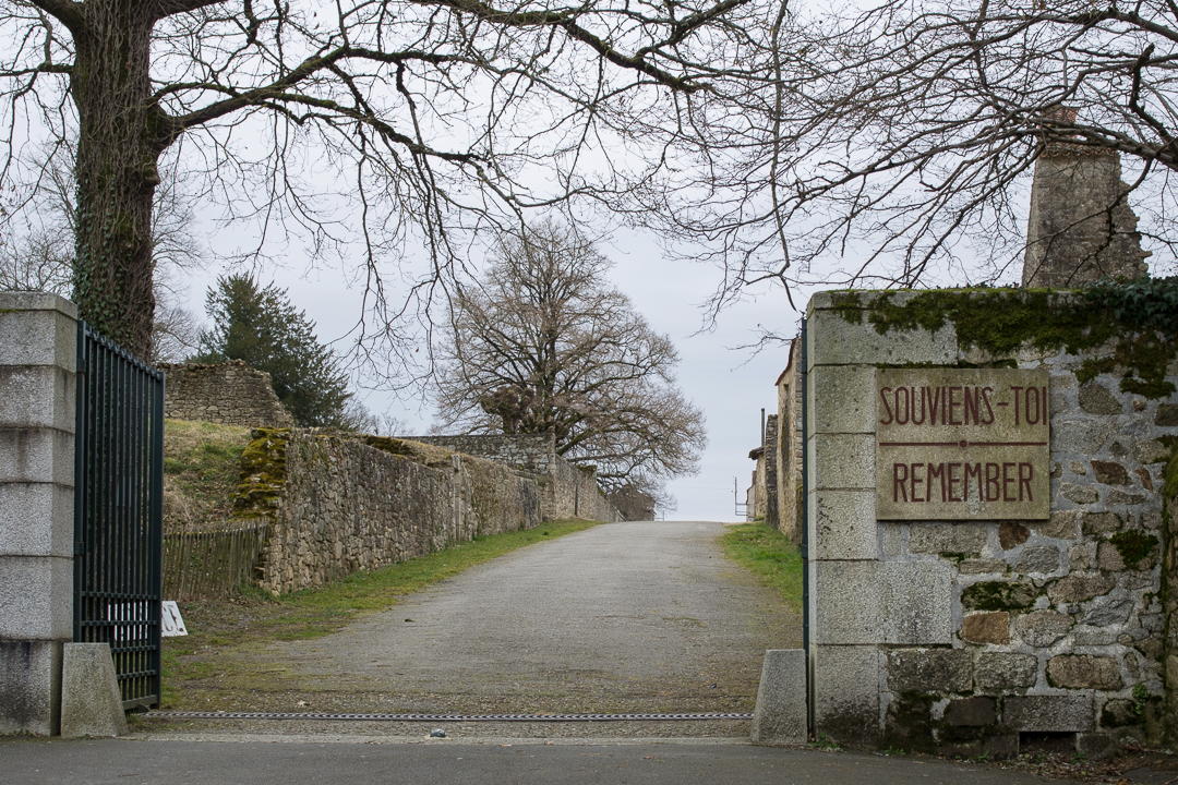 L'entrée - Oradour #1