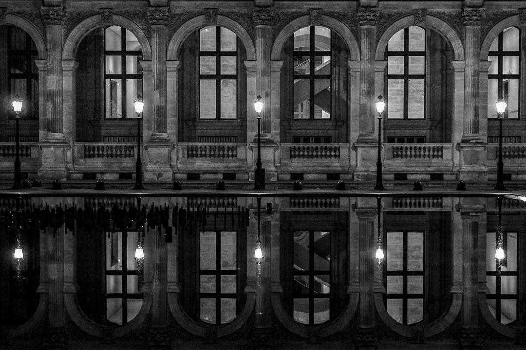 Cour du musée du Louvre, Paris