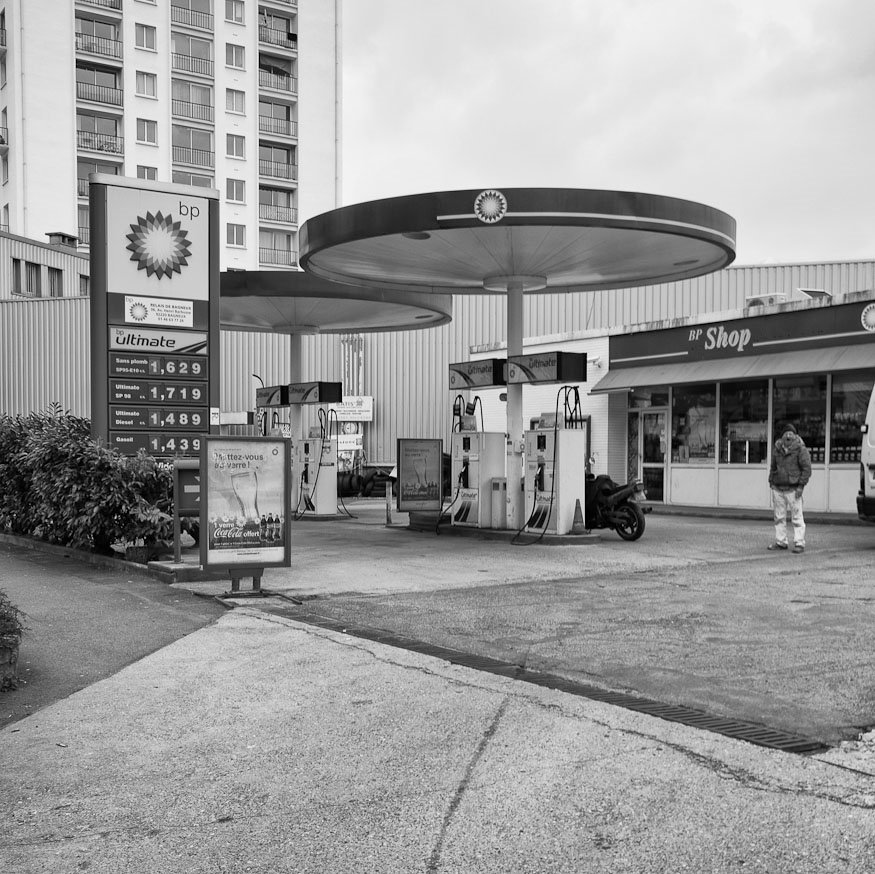 Station BP, 'avenue Henri Barbusse à Bagneux, 2013