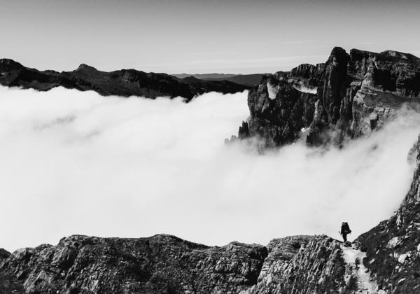 Respiration Pyrénéenne Respiration Pyrénéenne Le besoin d’air comme déclencheur. La montagne comme destination. Les Pyrénées comme terrain de...