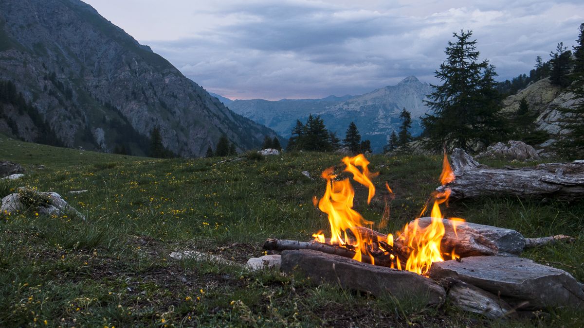 Bivouac au coin du feu (rare !), Queyras 