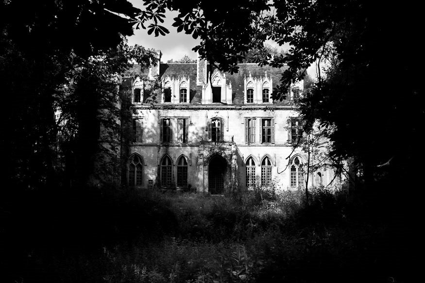 Le château de Pont-Rémy en 2012, vue de devant.