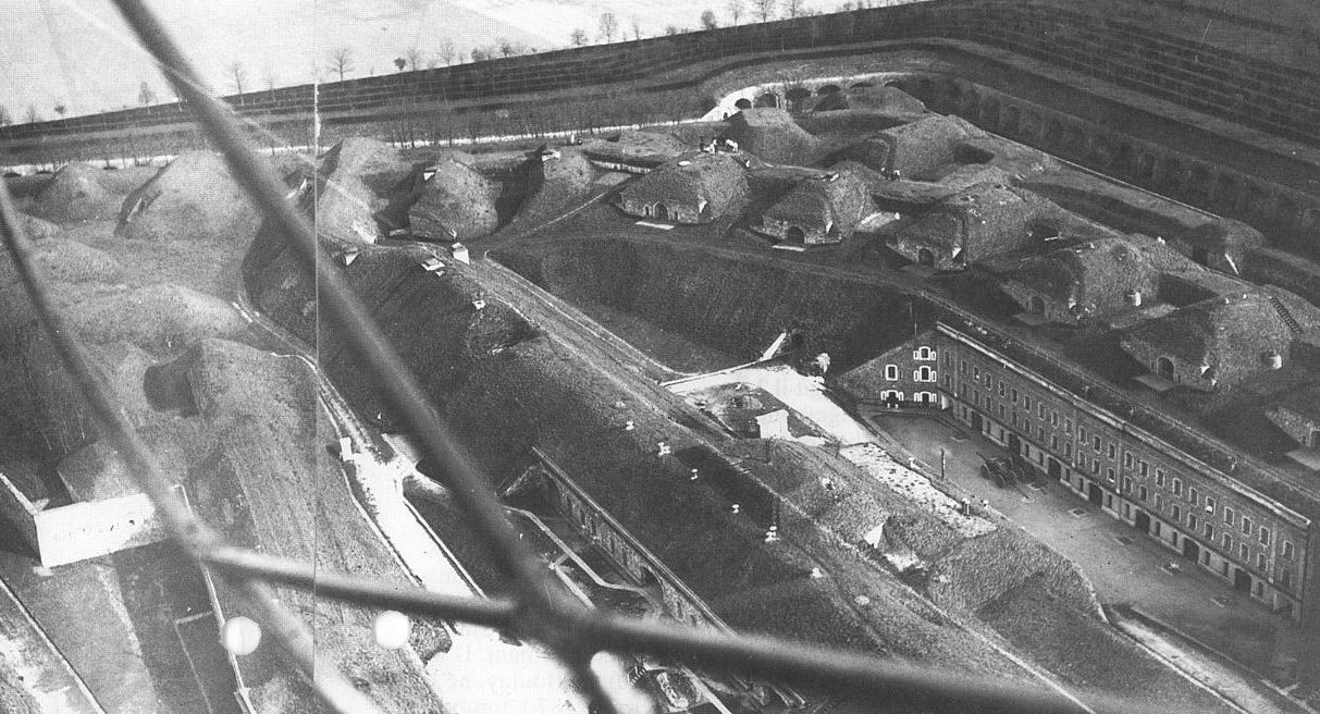 Une vue aérienne du fort en 1914 