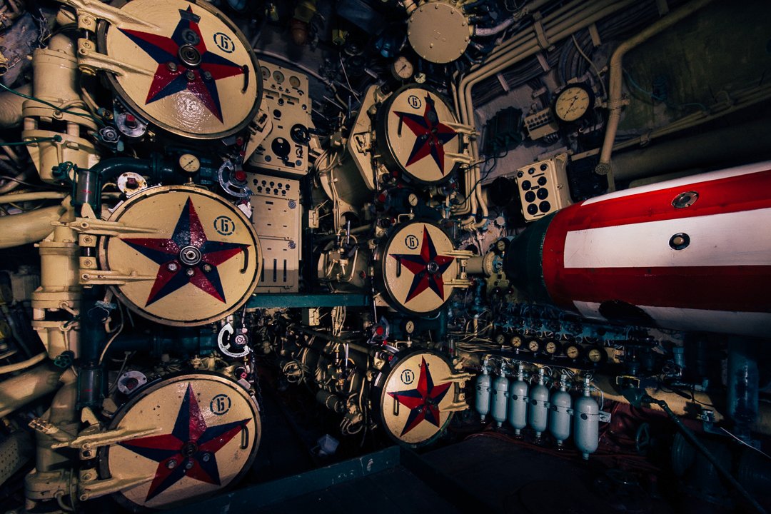 Salle des torpilles du sous-marin Black Widow