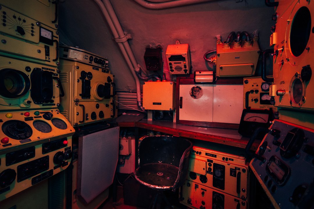 Salle du sonar, sous-marin Black Widow 