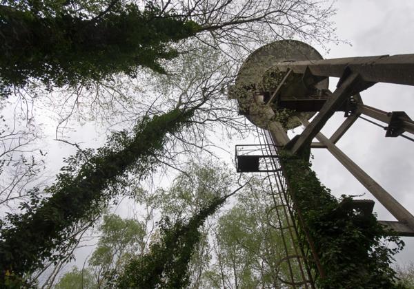 Mine des Télots Mine des Télots Exploration de l'ancienne mine des Télots en Bourgogne. Fermée il y a plus de 60 ans, elle se transforme...