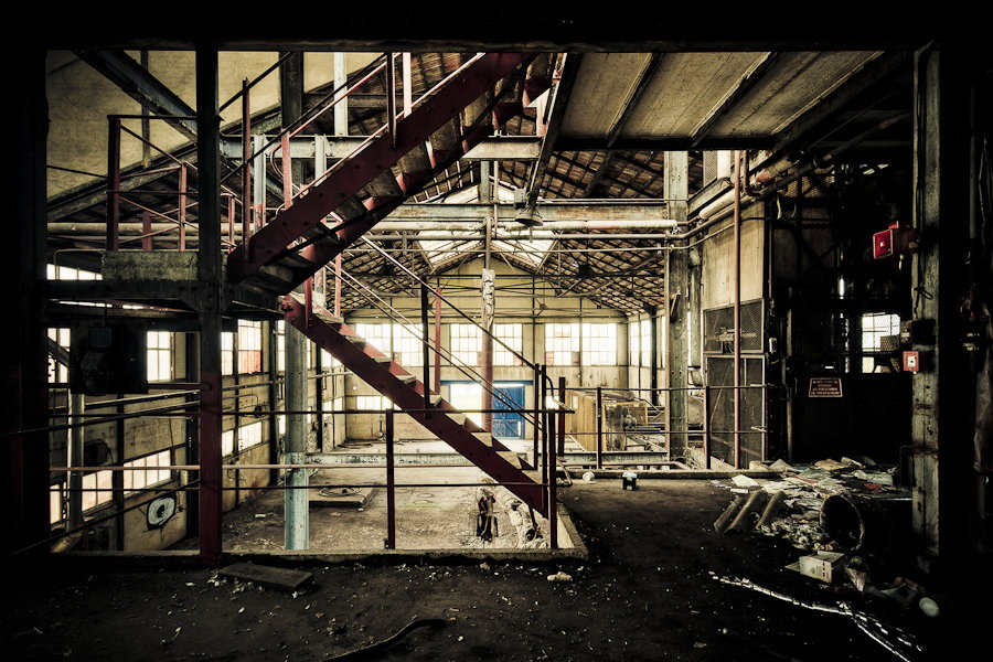 Vue sur une partie de l'usine Yorkshire En 1928, l'usine faisait travailler plus d'un millier d'ouvriers, contremaîtres, employés et ingénieurs. En 1970 ils étaient 915 et en 1994, 220.